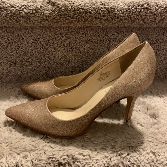 🎉Host Pick 🎉 Nine West - Gold Sparkle Heels - Picture 4 of 12